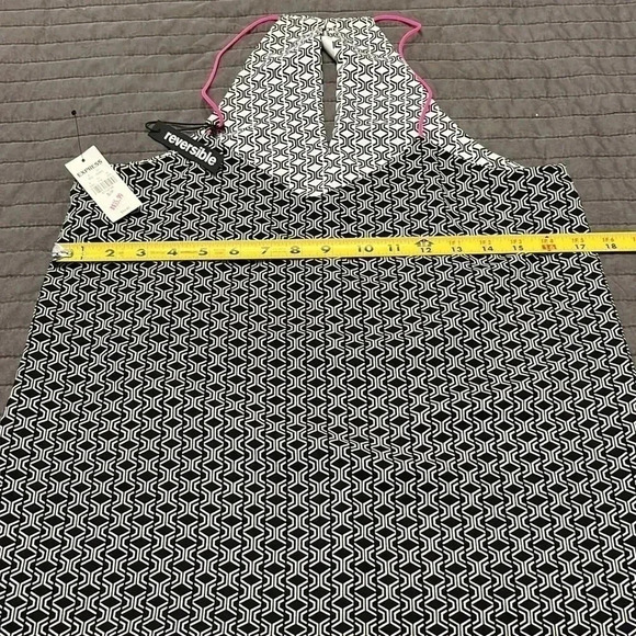 Awesome, reversible cami.  NWT - Picture 5 of 10